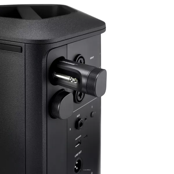 BOSE S1 pro + Bezprzewodowy przenośny głośnik. Zintegrowany mikser z trzema kanałami. Cztery pozycje ustawienia z automatyczną korektą dźwięku. Opcjonalne bezprzewodowe nadajniki do podłączania mikrofonów i instrumentów (sprzedawane oddzielnie) - 5